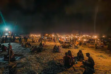 Aktiviti moreh dan sahur dengan konsep klasik dan tradisional di Pantai Pandak, Kuala Terengganu, mendapat sambutan pengunjung.