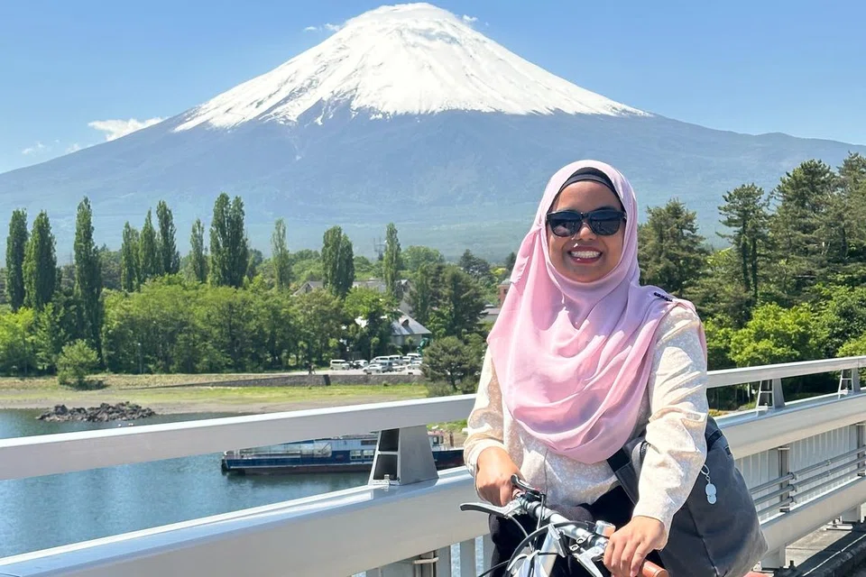JEJAKI MOUNT FUJI: Baru-baru ini, Cik Nur Farahin Nasrun telah melancong ke Jepun selama 11 hari.