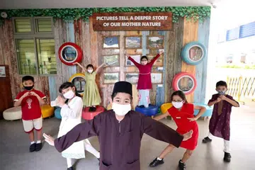 PERBEZAAN SATU KEKUATAN: Sambutan Hari Keharmonian Kaum pada 21 Julai di Sekolah Rendah Fern Green. - Foto FACEBOOK PRESIDEN HALIMAH YACOB/MCI - BETTY CHUA 