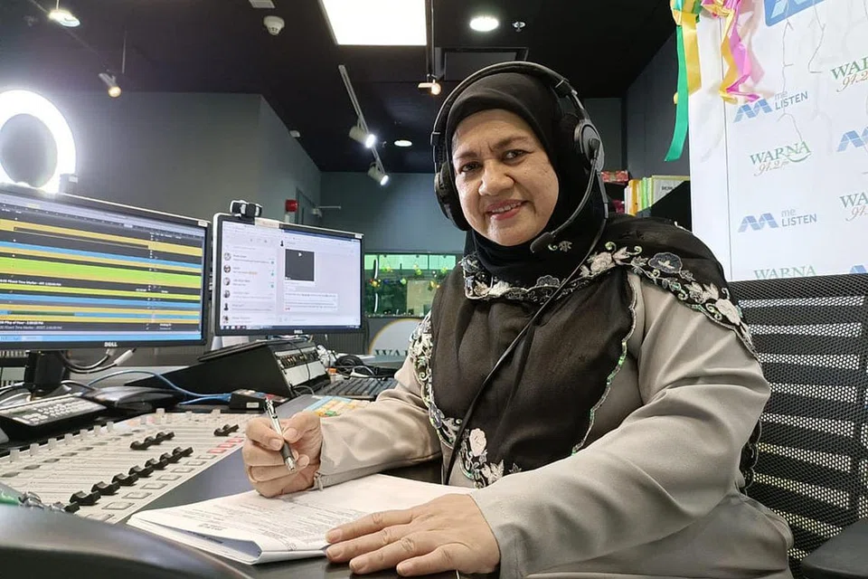 ERA DIGITAL: Noreha Bajuri sekarang gunakan teknologi ProTools semasa bertugas. - Foto ihsan NOREHA BAJURI