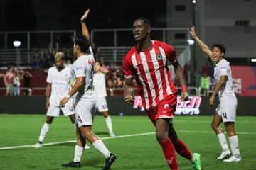 Beberapa pemerhati berkata penyerang Tanjong Pagar, Salif Cisse, diejek dengan kata-kata berbaur perkauman dan laungan suara monyet pada separuh masa pertama.