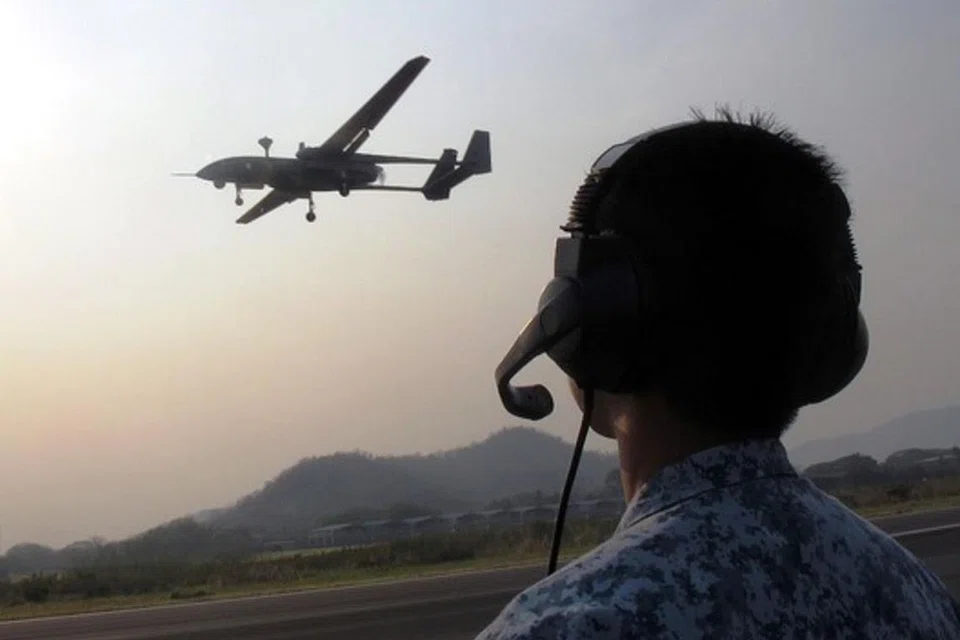 'MATA' DI ANGKASA: Pesawat Pemantau Tanpa Pemandu (UAV) Heron-1 ini dan Radar Pelbagai Misi milik RSAF mengambil bahagian buat julung-julung kalinya dalam latihan udara Cope Tiger yang berakhir semalam. - Foto MINDEF