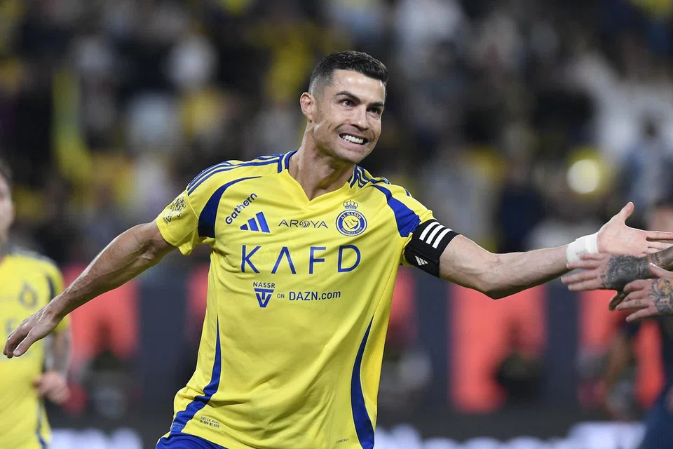 Cristiano Ronaldo menjaringkan 35 gol dalam 31 perlawanan menjadikan beliau pemenang but emas bagi musim 2023 hingga 2024 bersama Al Nassr. Namun di sebalik usahanya yang hebat, Al Nassr hanya menduduki tempat kedua di belakang Al Hilal yang merangkul juara liga.