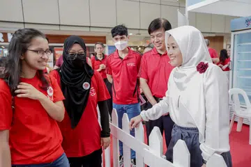 GALAK GAYA HIDUP AKTIF: Cik Rahayu Mahzam menyeru rakyat Singapura mengambil diet seimbang, melakukan senaman yang kerap dan menjalani pemeriksaan kesihatan untuk mengelak penyakit kardiovaskular.