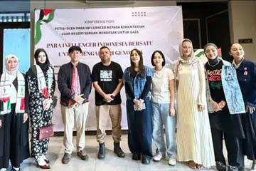 selebriti indonesia, gaza, Chikita Fawzi, Bella Fawzi