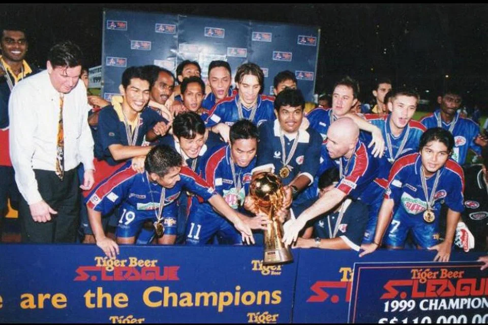 Aidil Sharin dan Home United, juara Liga-S pada 1999.