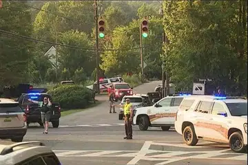 MENYERANG SENDIRIAN: Kapten Polis bandar Vestavia Hills, Encik Shane Ware, memberitahu media penyerang yang bertindak sendirian itu memasuki Gereja St Stephen Episcopal dan mula menembak secara rambang. - Foto ANTJA10/TWITTER