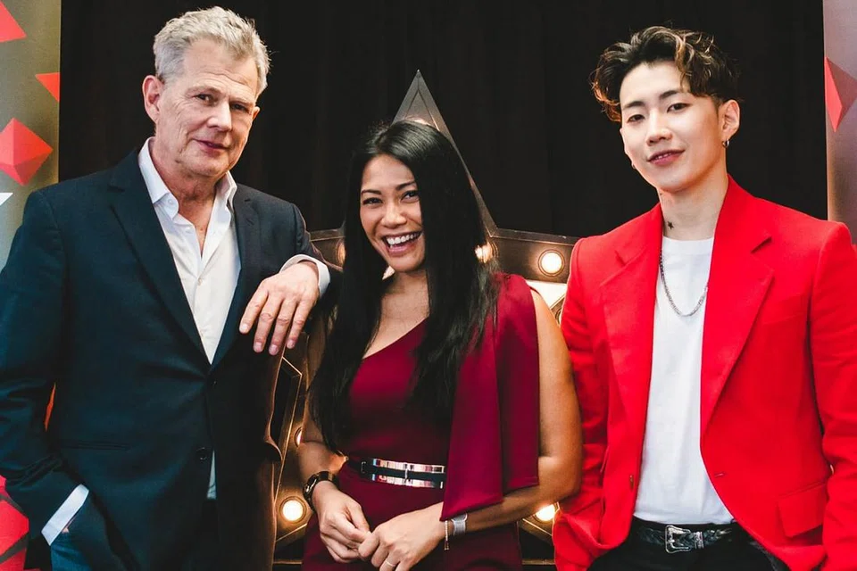 TERUJA DENGAN KERENCAMAN BAKAT: Pengadil program realiti Asia's Got Talent (dari kiri) David Foster, Anggun dan Jay Park, bersemangat mengadili musim kali ini yang sarat dengan bakat bermutu yang mampu menyerantau ke peringkat antarabangsa seperti pemenang musim sudah, The Sacred Riana. - Foto BH oleh KHIDHIR ASYRAF MAHBOB 