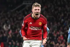 TITIK KEBANGKITAN: Penyerang Manchester United, Rasmus Hojlund, meraikan gol liga perdana pertama beliau, yang membantu United atasi Aston Villa 3-2. Ramai yang rasakan gol itu merupakan titik kebangkitan Hojlund untuk mula menjaringkan lebih banyak gol untuk United.