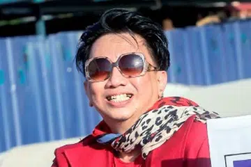 AZWAN ALI: Janji tidak mahu mengecam sesiapa lagi terutamanya abangnya, Azmin, selepas diumumkan sebagai calon. - Foto UTUSAN MALAYSIA