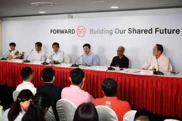 LAKAR HALA TUJU SINGAPURA: Panel sidang media bagi membincangkan laporan Melakar Hala Tuju Singapura pada Jumaat dianggotai (dari kiri) Menteri di Pejabat Menteri, Cik Indranee Rajah; Menteri Kesihatan, Encik Ong Ye Kung; Menteri Pendidikan, Encik Chan Chun Sing; Timbalan Perdana Menteri merangkap Menteri Kewangan, Encik Lawrence Wong; Menteri Pembangunan Sosial dan Keluarga, Encik Masagos Zulkifli Masagos Mohamad; dan Menteri Tenaga Manusia merangkap Menteri Kedua Perdagangan dan Perusahaan, Dr Tan See Leng. 