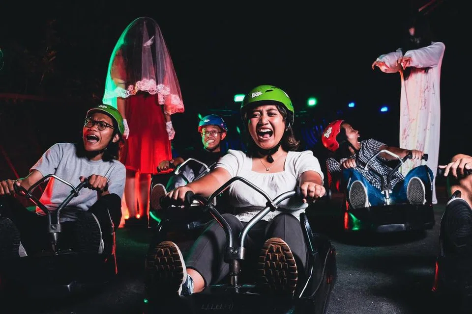SERAM: Gambar hiasan Skyline Luge bagi acara pesata Halloween mereka pada 20, 21, 27 dan 28 Oktober.