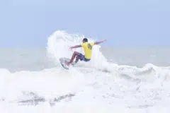 Kejora Surfing Cup 2025 menghimpunkan 103 peserta dari tujuh negara – Malaysia, Indonesia, Singapura, Thailand, Amerika Syarikat, Canada dan Jepun.