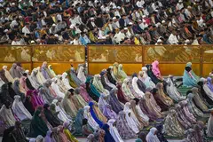 Masjid Al Akbar, Surabaya, pada 18 Februari.
