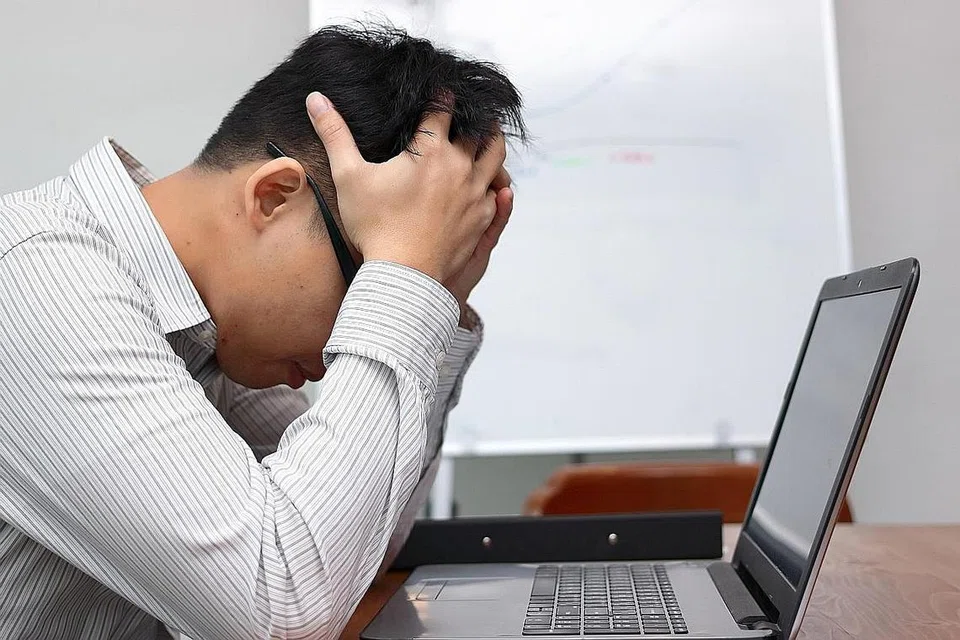 ANGKARA KURANG TIDUR: Kegiatan siang hari seperti semasa bekerja, pun boleh terganggu. - Foto fail