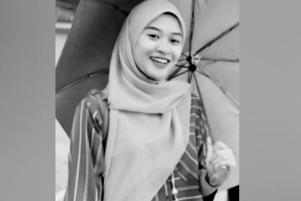 Nur Farah Kartini mulanya dilaporkan hilang selepas menghantar kereta sewa kepada seorang pelanggan di sebuah taman perumahan di Tanjung Malim, Perak, sekitar 8 pagi pada 10 Julai.
