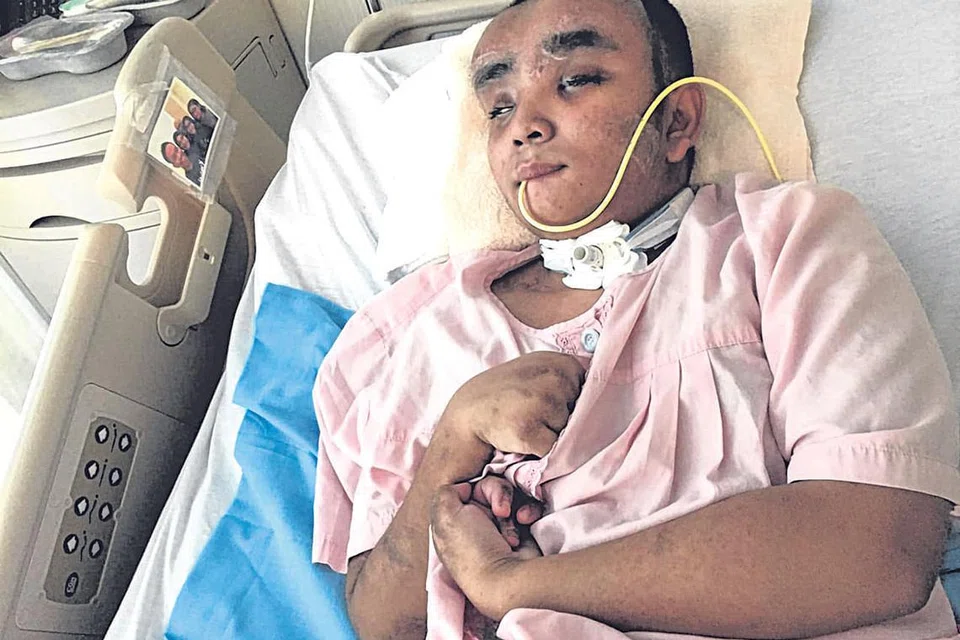 SOKONGAN KUKUH KELUARGA: Cik Nuruljannah kini mencapai beberapa peningkatan dan kemajuan hasil sokongan keluarga dan pemulihan berbanding selepas ditimpa kemalangan tiga tahun lalu. - Foto MOHAMMAD RAZIB SAMSUDIN