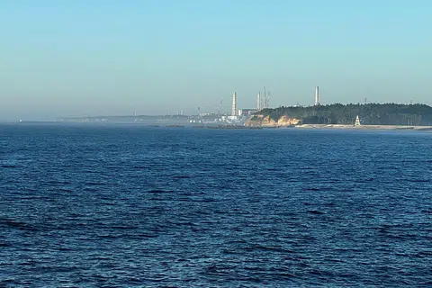 PARAS KEKAL RENDAH: Jepun mengesahkan bahawa paras radioaktif dalam air laut dekat loji nuklear Fukushima Daiichi ini tetap tidak melebihi had selepas air sisa dilepaskan dari loji itu ke Lautan Pasifik.