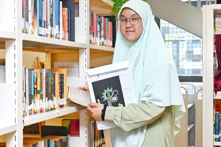 Walaupun Laiqa Rasyiqah Muhammad Ridzwan mengalami tekanan dan keletihan melampau atau ‘burnout’ sewaktu mengulang kaji pelajarannya, dia muncul sebagai antara dua pelajar madrasah terbaik bagi peperiksaan Sijil Am Pelajaran (GCE) Peringkat ‘O’.