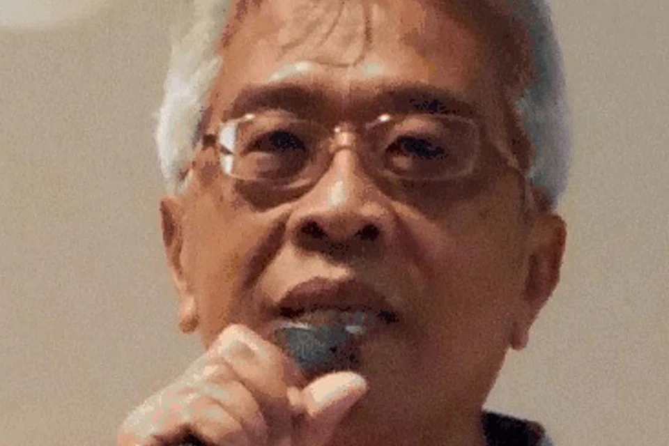 CENDEKIA DAN SASTERAWAN: Maarof Salleh, mantan Presiden Majlis Ugama Islam Singapura, lebih dulu dikenali sebagai guru dan cendekia, dan mutakhir ini sebagai sasterawan yang mekar walau agak lewat. - Foto fail 