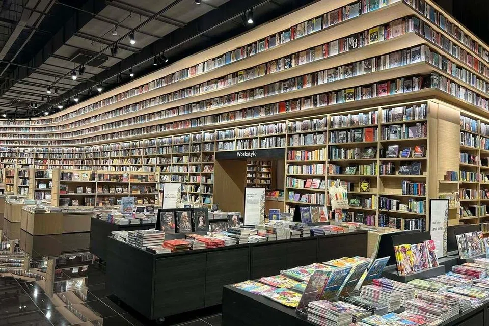 Kedai buku Tsutaya di Aeon Mall Tebrau City.