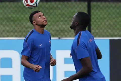 Piala Dunia, Perancis, Paraguay, Mbappe