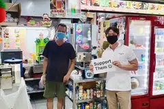 SEDANG DISIASAT: AP Nee Soon GRC Encik Louis Ng (kanan) sedang disiasat polis atas kesalahan membuat perhimpunan awam tanpa permit. - Foto FACEBOOK LOUIS NG