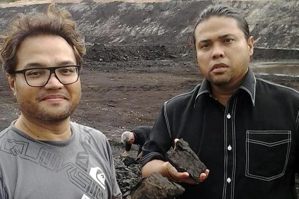 NURADEE: Encik Mohamed Noor Abdullah 'Nur' (kiri) dan abangnya, Encik Mohamed Rashid 'Adee', sasarkan projek resort di Batam kepada masyarakat Melayu. - Foto NURADEE BROS PTE LTD