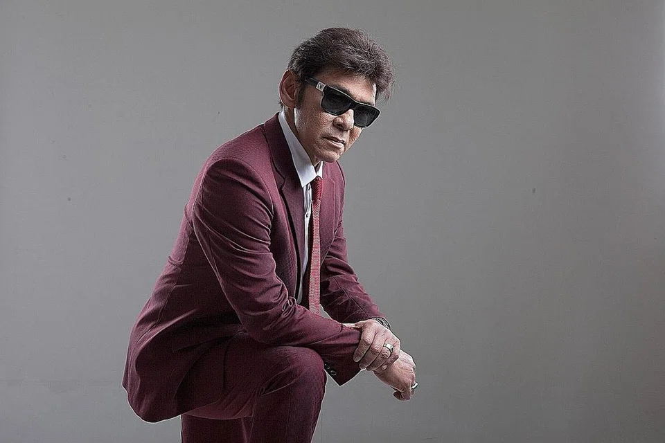 KESUNGGUHAN JADI BASAHAN HIDUP: Menyedari bidang seni suara datang dengan cabarannya, Datuk Jamal Abdillah sentiasa memastikan dirinya cekal mengharungi segala kesan kejayaan dan kegagalan serta bertekad menjadi insan lebih baik yang positif dalam misi seninya. - Foto ESPLANADE - TEATER DI PERSISIRAN