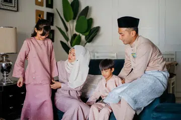 Sempena ketibaan Ramadan dan Syawal ini, pembaca dan peniaga berpeluang mendekati masyarakat di sini dengan mengiklankan perkhidmatan mereka di ruang Keluaran Khas di BH. 