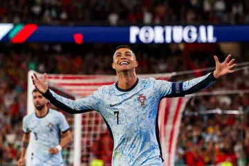 Cristiano Ronaldo meraikan jaringan gol kemenangannya untuk Portugal. Sebanyak 131 daripada 900 gol sepanjang kerjaya Ronaldo dijaringkan bagi pasukan kebangsaan Portugal.
