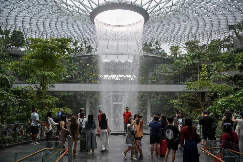 Secara keseluruhan, 11 hari cuti umum diwartakan bagi seluruh 2025. 