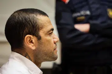 Bekas pemain pertahanan Brazil dan Barcelona, Dani Alves, akan dibebaskan daripada penjara selepas membayar ikat jamin 1 juta euro ($1.4 juta) susulan kes rogol wanita di kelab malam Barcelona.