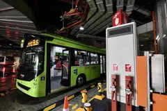 JUMLAH DITAMBAH: Lebih banyak bas elektrik akan digunakan mulai Disember 2024 di Singapura setelah Penguasa Pengangkutan Darat (LTA) menganugerahkan kontrak bernilai $166.4 juta kepada dua syarikat.