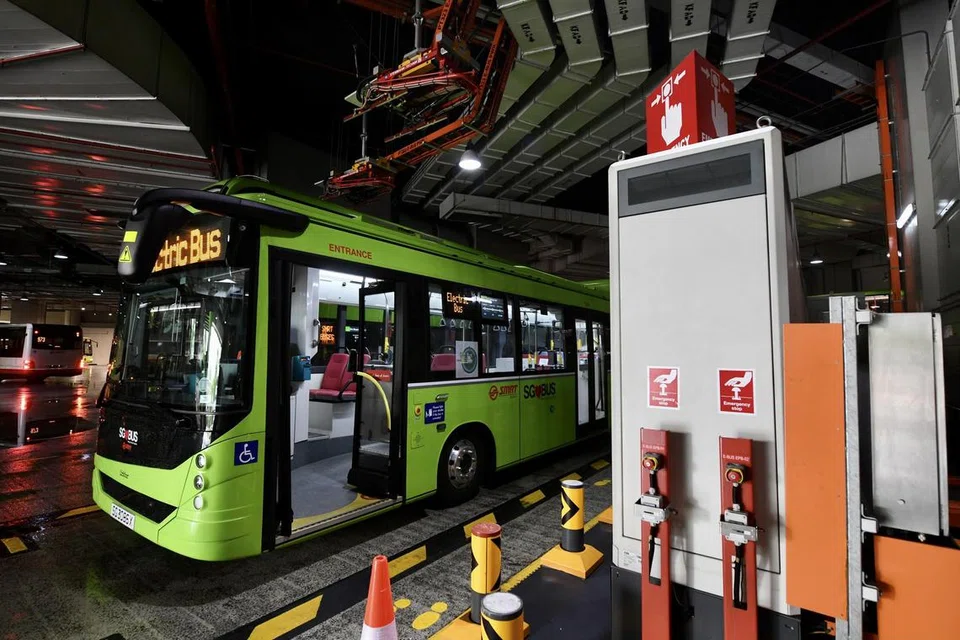 JUMLAH DITAMBAH: Lebih banyak bas elektrik akan digunakan mulai Disember 2024 di Singapura setelah Penguasa Pengangkutan Darat (LTA) menganugerahkan kontrak bernilai $166.4 juta kepada dua syarikat.