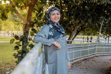 MENGEJAR MASA: Cik Jumie Haron merebut peluang kembali ke bilik darjah dan mengejar semula minatnya dalam bidang seni selepas enam anaknya dewasa.