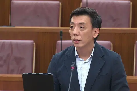 Menteri Negara Kanan (Kewangan), Jeffrey Siow, Parlimen.