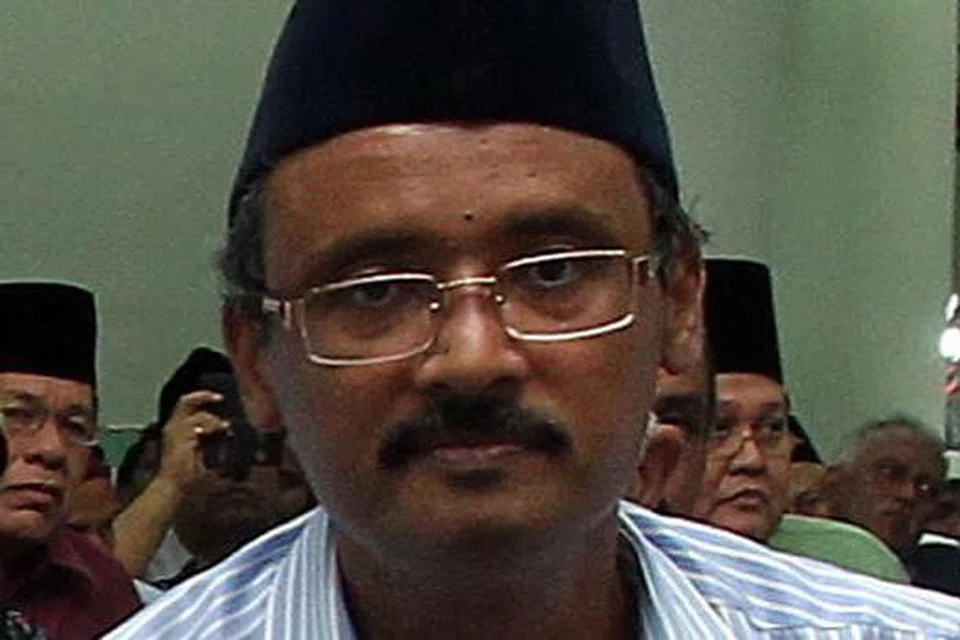 ENCIK SHAICK FAKRUDEEN: Saran lebih banyak sokongan diberi kepada pekerja asing yang berkunjung ke masjid dengan menggunakan bahasa mereka. 