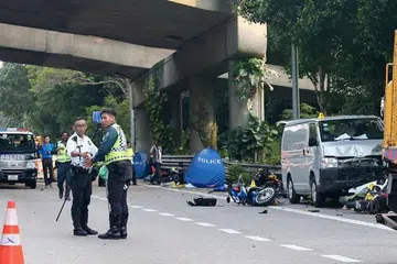 Dua penunggang motosikal meninggal dunia di tempat kejadian, manakala enam dibawa ke Hospital Khoo Teck Puat dalam kemalangan di BKE pada Sabtu (11 Mac) lalu itu. SCREENGRAB DARI FACEBOOK / AISHAH OSMAN
