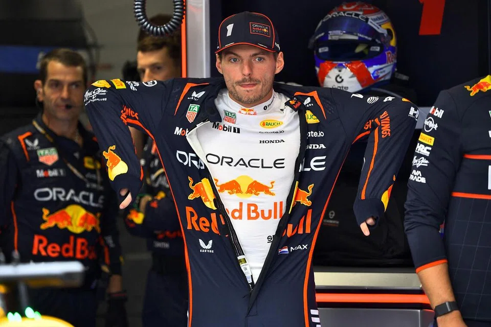 Max Verstappen semasa beliau bersiap untuk berlumba di Hungary pada Ogos. 