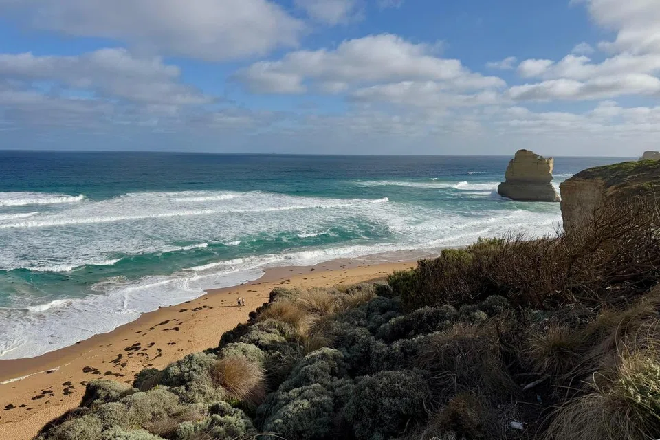 Pemandangan lautan yang menghiasi Great Ocean Road di Melbourne, Australia.
