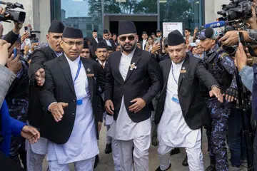 Balendra Shah, 35 tahun, memberikan reaksi setibanya untuk majlis angkat sumpah ahli Parlimen Nepal yang baharu di Parlimen Persekutuan di Kathmandu, Nepal, 26 Mac 2026. Bekas Datuk Bandar Kathmandu dan pemimpin kanan Rastriya Swatantra Party (RSP), yang lebih dikenali sebagai Balen Shah, dijadual mengangkat sumpah sebagai perdana menteri pada 27 Mac 2026 selepas partinya meraih kemenangan besar dalam pilihan raya Parlimen tergempar pada 5 Mac 2026.