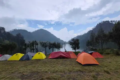 pendaki gunung berapi