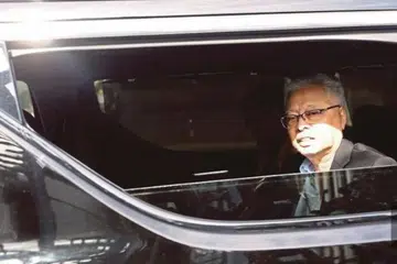 Mantan Perdana Menteri Malaysia, Datuk Seri Ismail Sabri Yaakob, hadir di ibu pejabat Suruhanjaya Pencegahan Rasuah Malaysia (SPRM) pada hari terakhir proses memberi keterangan pada 24 Mac, sebelum ia dijadual disambung semula pada akhir April 2025. 