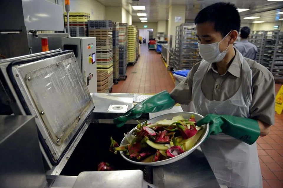 TANGANI PEMBAZIRAN: Firma, organisasi bukan berasaskan keuntungan, badan dan perusahaan pengurusan pembangunan strata boleh memohon untuk dana itu dari 18 Mei hingga 28 Februari tahun depan. - FOTO: BH 