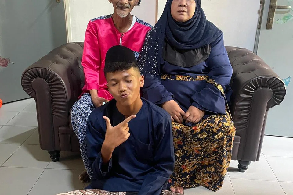 Wanita tabah yang ingin dikenali sebagai Cik Misriati (kanan) mengharapkan sokongan berterusan daripada PPIS bagi masa depan yang lebih cerah untuk beliau dan keluarganya. 