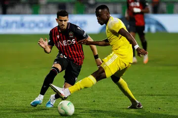 DIKENAKAN HUKUMAN: Pemain Nice, Youcef Atal (kiri) semasa beraksi menentang Sheriff Tiraspol dalam Liga Persidangan Europa pada Mac 2023. 