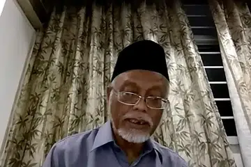 TANAM SEMANGAT MEMBERI: Ustaz Pasuni Maulan berkata masyarakat setempat hendaklah berusaha untuk menjadi orang yang memberi dan tidak hanya mengharapkan bantuan pemerintah semata-mata. - Foto BH oleh AFIRA NAQILLA