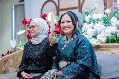 Amalan memberi duit kipas dalam majlis perkahwinan masyarakat Melayu kini menjadi tajuk perdebatan hangat.