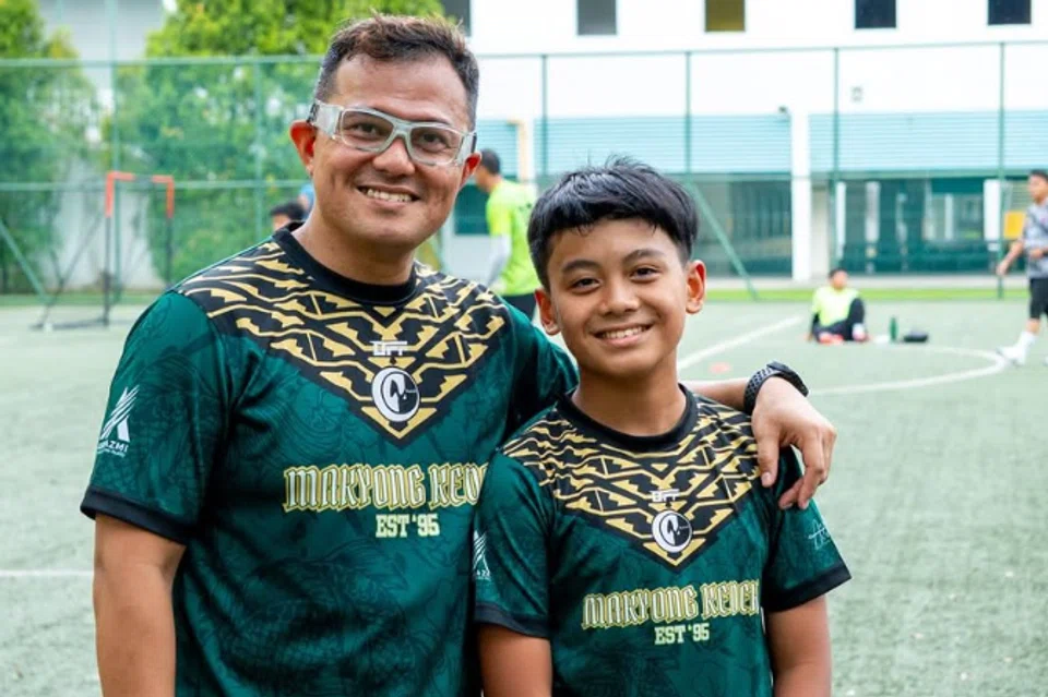 Selepas hampir sedekad menanti, Cik Khairunisak dan Encik Asri akhirnya dikurniakan cahaya mata mereka, Khairuzan Aidan pada 2013.